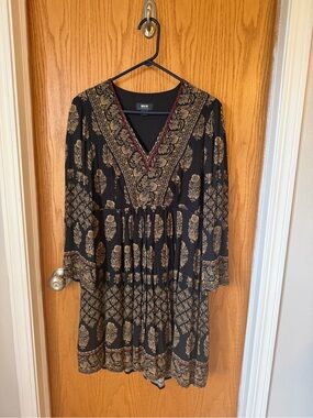 Maeve Black and Tan Embroidered V-Neck Boho Shift Dress